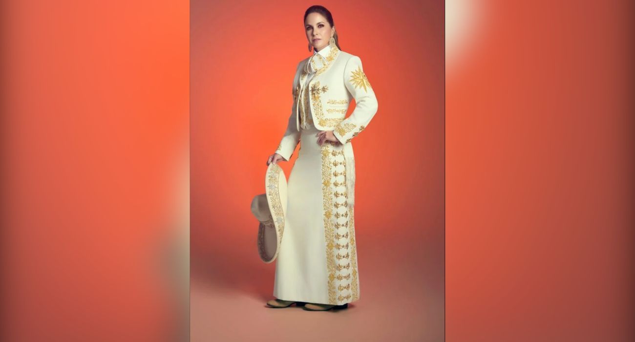 Lucero regresa al mariachi