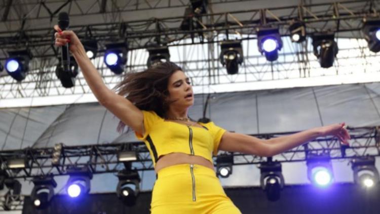 Rina Lipa felicita a Dua Lipa